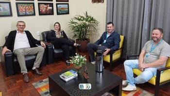 <p>𝗦𝗔𝗡𝗧𝗢 𝗖𝗥𝗜𝗦𝗧𝗢 𝗘 𝗖𝗔̂𝗡𝗗𝗜𝗗𝗢 𝗚𝗢𝗗𝗢́𝗜 𝗕𝗨𝗦𝗖𝗔𝗠 𝗖𝗢𝗡𝗘𝗫𝗔̃𝗢 𝗔𝗦𝗙𝗔́𝗟𝗧𝗜𝗖𝗔&nbsp;</p>