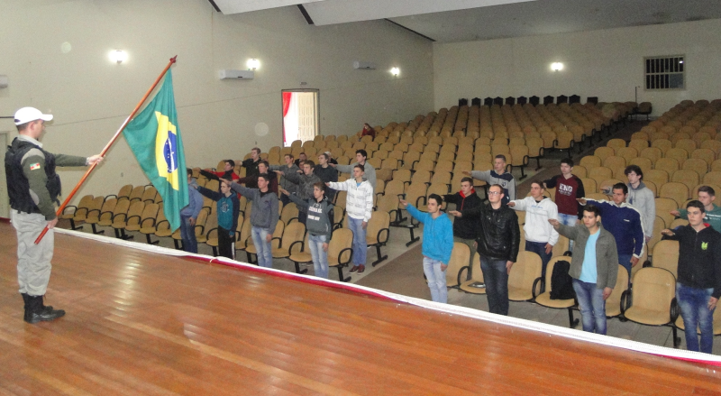 Juramento à Bandeira foi realizado na manhã de hoje