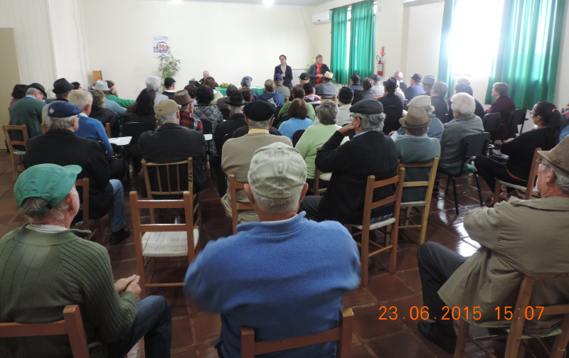 Realizada assembleia dos grupos de terceira idade, de casais e PCDs