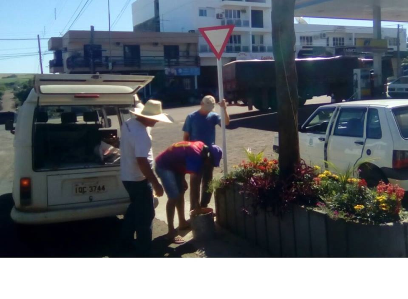 INSTALAÇÃO DE PLACAS DE SINALIZAÇÃO