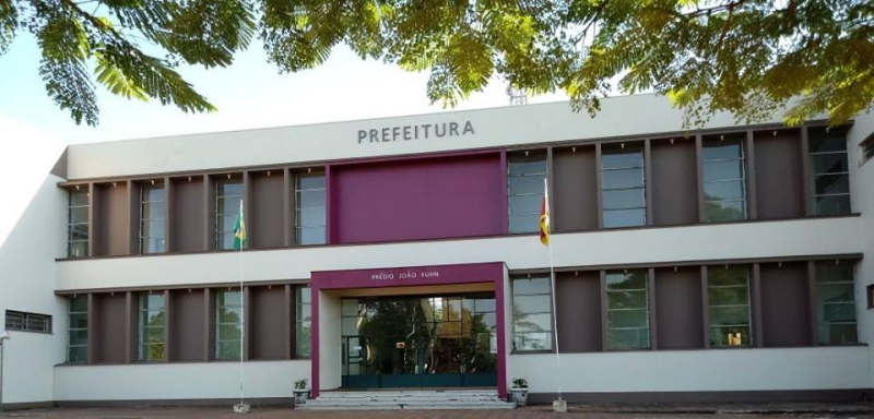 ARQUIVAMENTO DE INQUÉRITO CIVIL CONTRA O EXECUTIVO