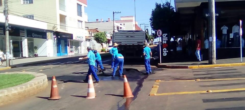 RECUPERAÇÃO E MELHORIA DE RUAS
