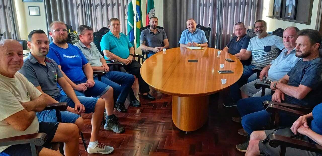 MORADORES SOLICITARAM ASFALTAMENTO
