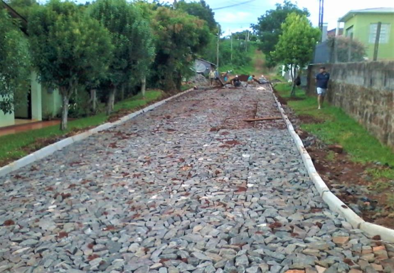 CALÇAMENTO RUA FRANCISCO ANGST