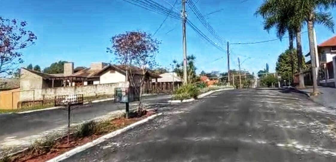 6 QUADRAS JÁ ESTÃO ASFALTADAS