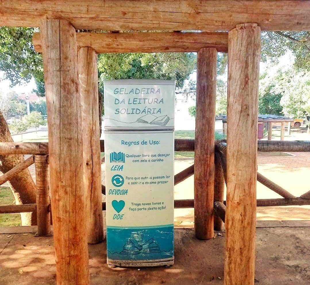 BIBLIOTECA NA PRAÇA