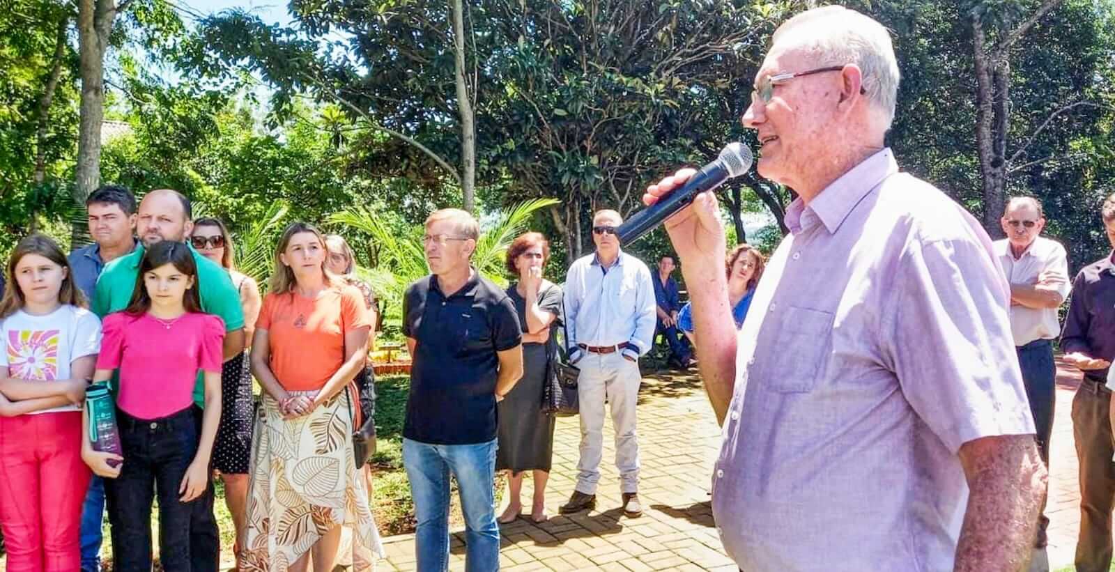 ASFALTAMENTO E PRAÇA