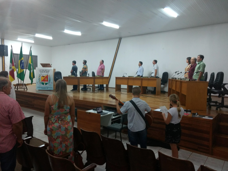 ATO SOLENE DA 1ª SESSÃO ORDINÁRIA , DIA 02 DE MARÇO DE 2020, NA CÂMARA MUNICIPAL DE VEREADORES DE TUPARENDI, SOB O COMANDO DO VEREADOR MARCE