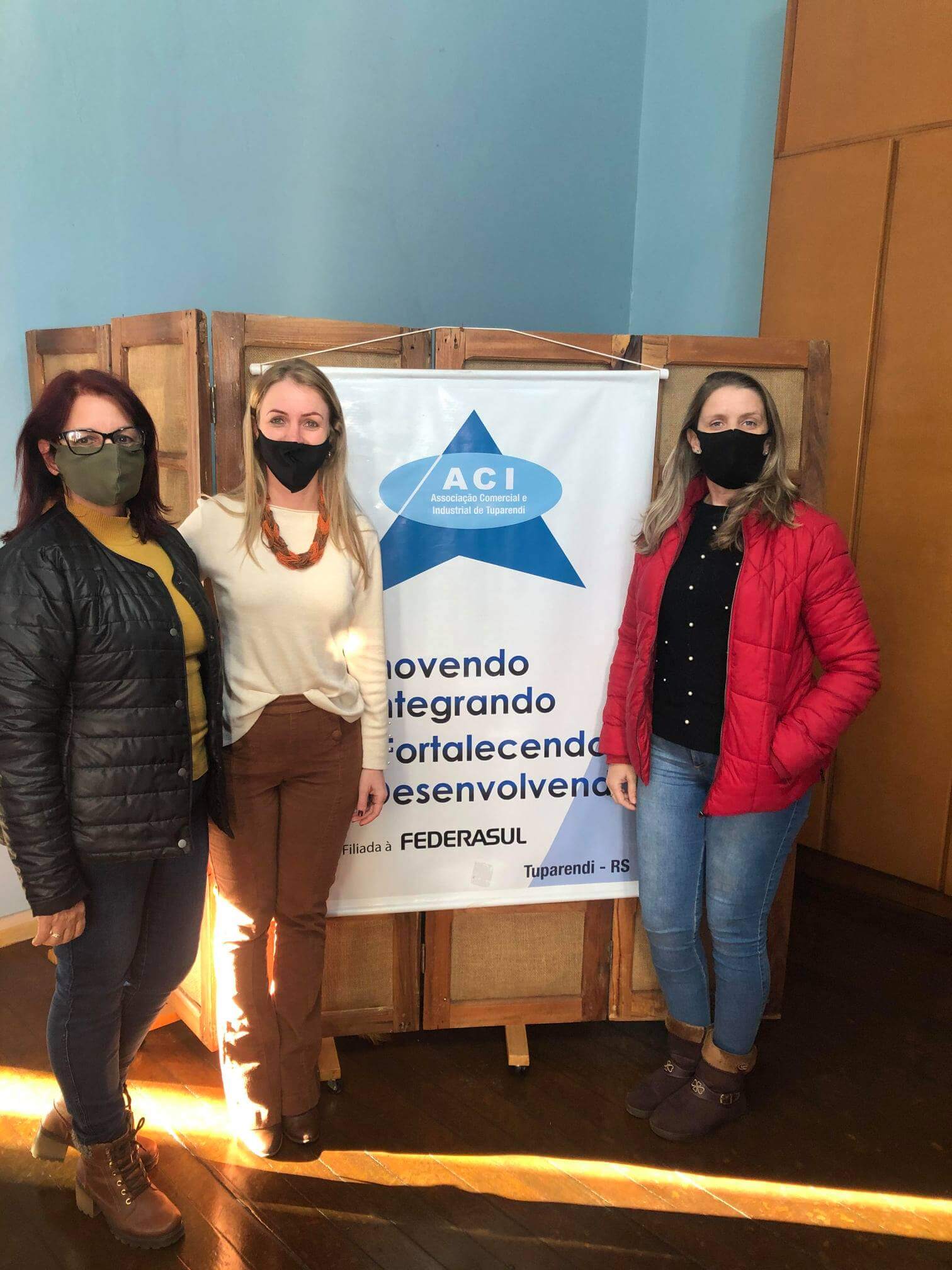 A Presidente da Câmara, a Vereadora Daiane Tibulo, visitou a ACI (Associação Comercial Industrial) do município de Tuparendi.