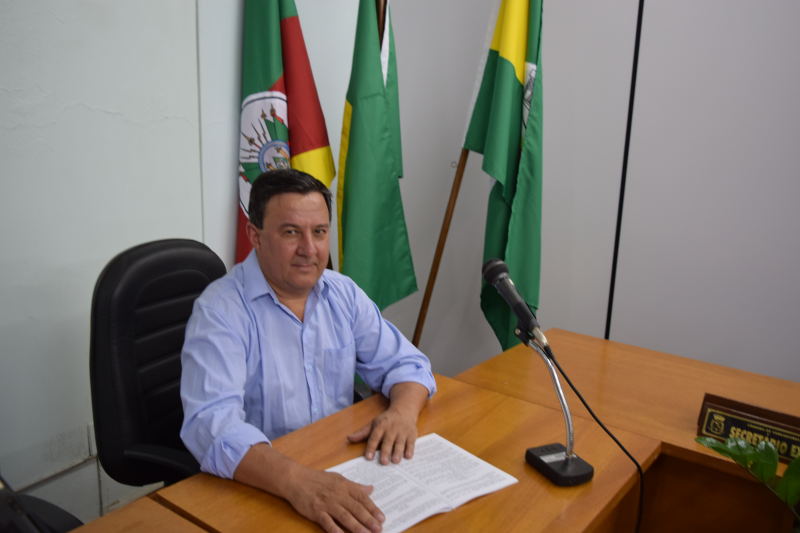 REQUERIMENTO VEREADOR JOSÉ LEOMAR DE SOUZA