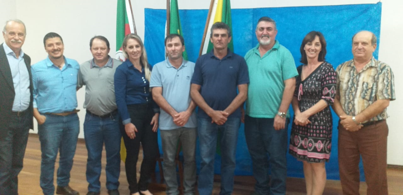 <p>Joice e Marquinhos assumem na C&acirc;mara de Tuparendi</p>