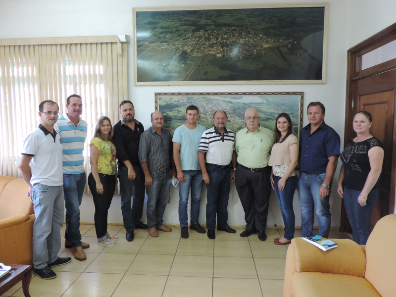 Prefeito nomeia novos secretários