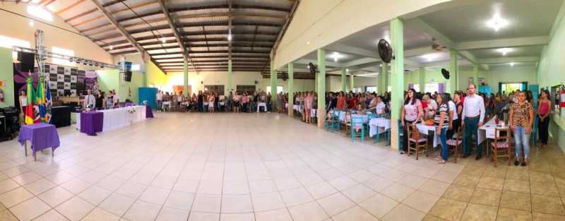 FLOR-MULHER PROMOVE AÇÃO EM COMEMORAÇÃO AO DIA INTERNACIONAL DA MULHER