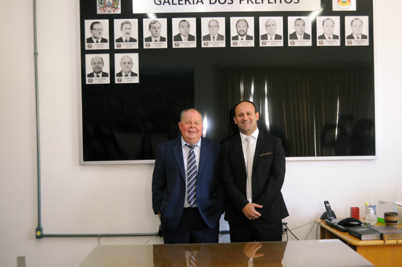 Empossados Prefeito e Vice de Porto Xavier