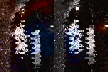 <p>A nossa Pra&ccedil;a Municipal est&aacute; iluminada!</p>