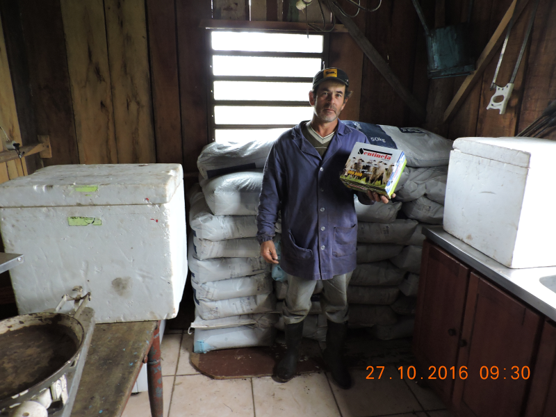 ENTREGA DE ADUBO A PRODUTORES 