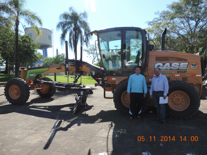 Porto Xavier recebeu motoniveladora 0 km 