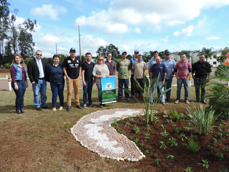 CRAS E SENAR DESENVOLVERAM CURSO DE JARDINAGEM