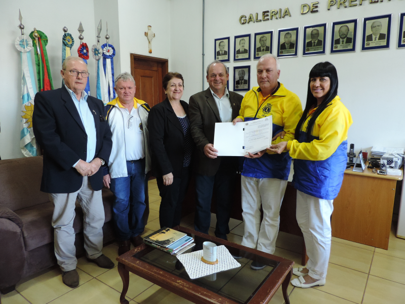 ADMINISTRAÇÃO PÚBLICA MUNICIPAL RECEPCIONA HÓSPEDES OFICIAIS