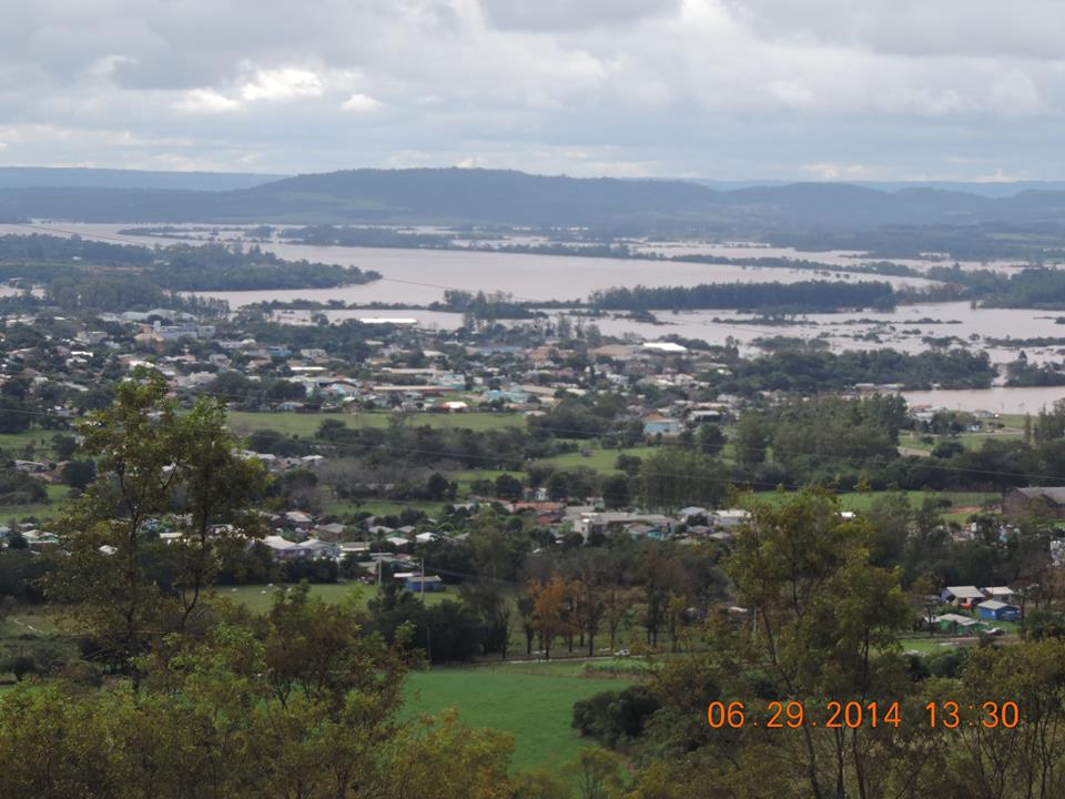 Rio Uruguai ultrapassa cheia histórica de 83
