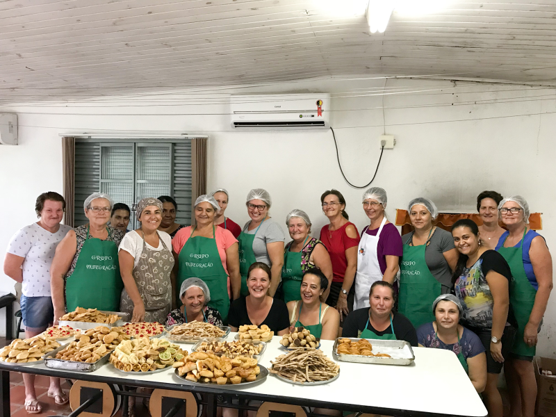 Prefeitura e SENAR promovem cursos de “Processamento de Frutas” e “Bolachas e Salgados Caseiros”.