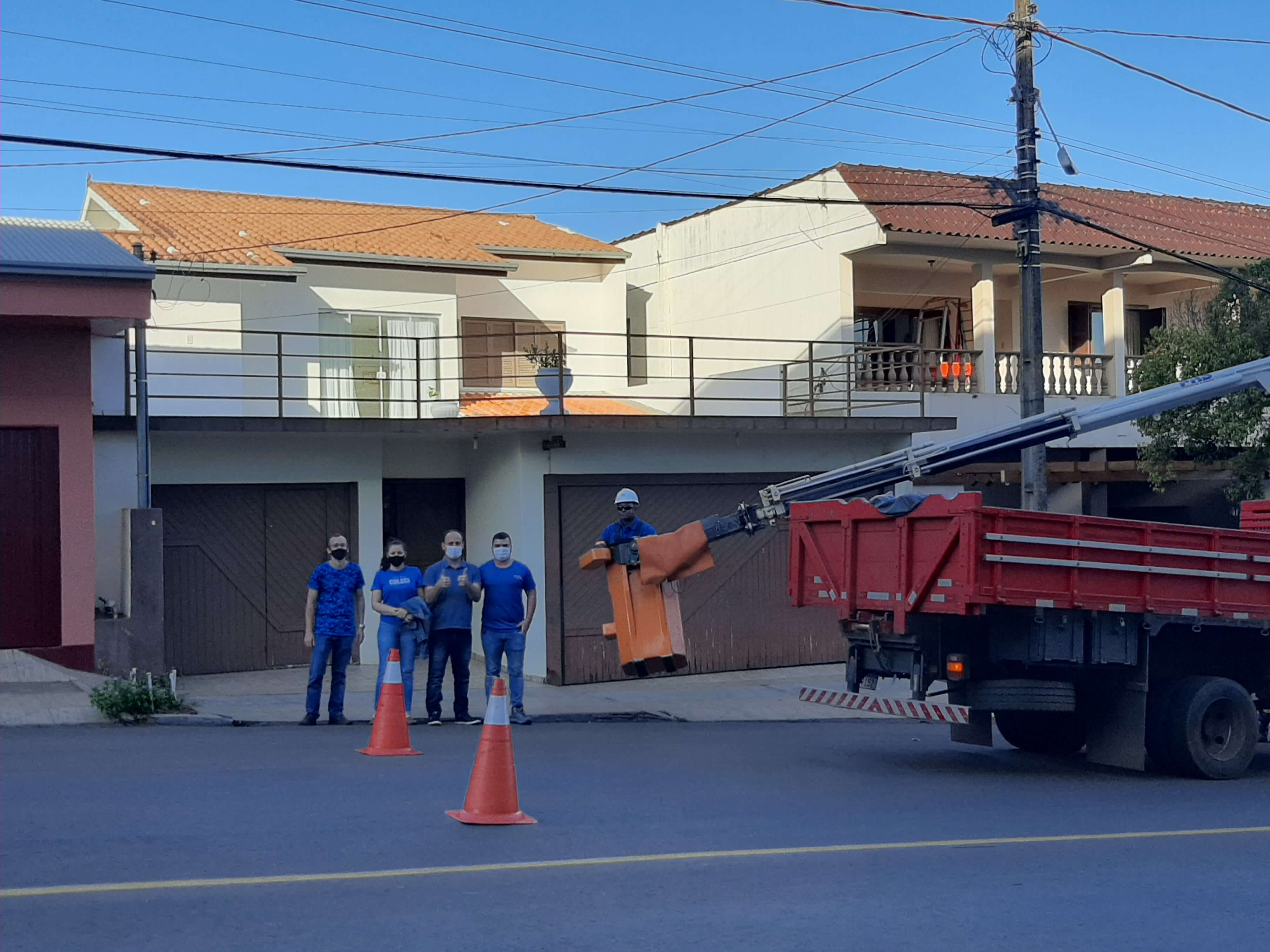 INICIOU-SE A IMPLANTAÇÃO DO NOVO SISTEMA DE ILUMINAÇÃO PÚBLICA NO CENTRO DA CIDADE
