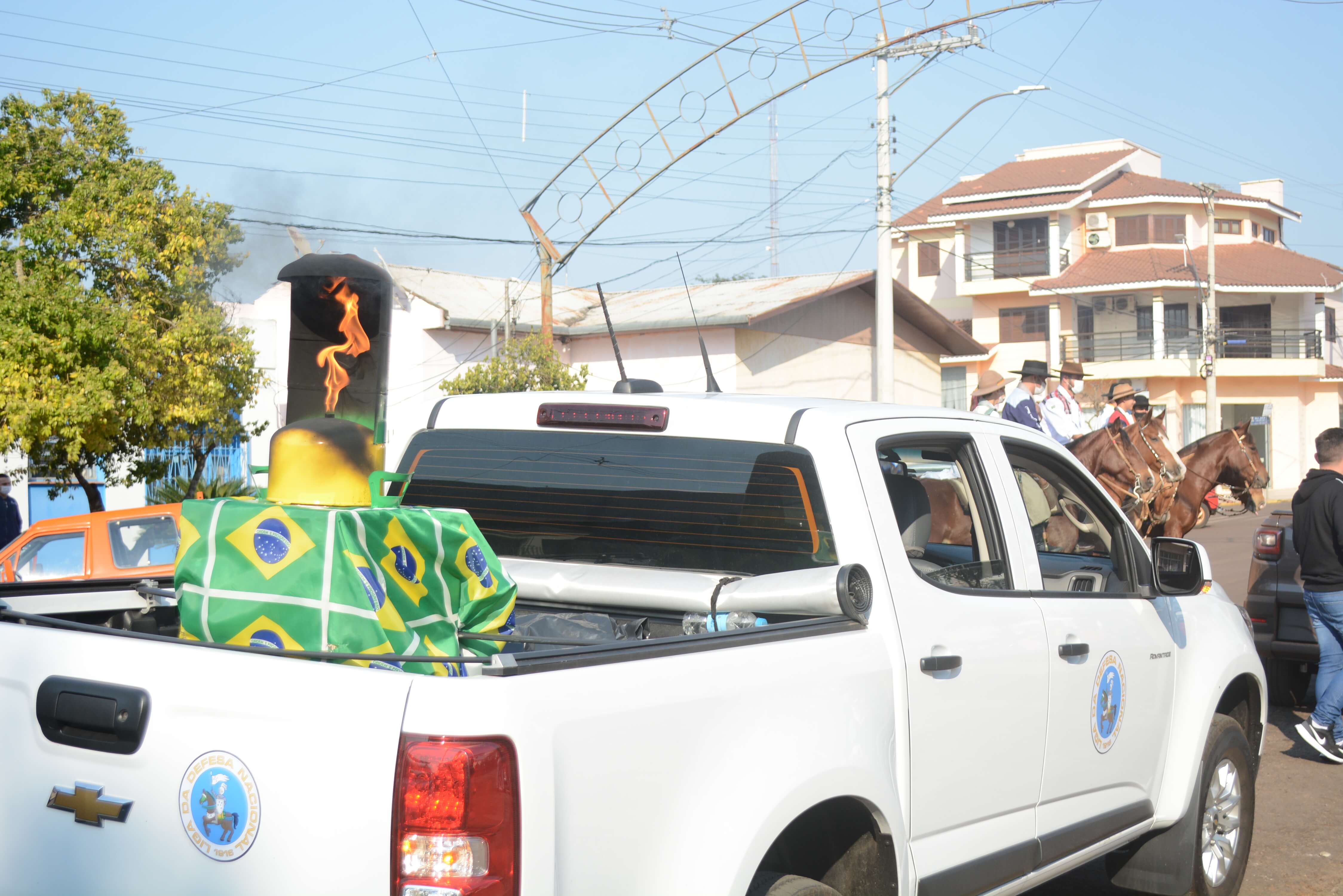PORTO XAVIER RECEBE A CENTELHA DO FOGO SIMBÓLICO DA PÁTRIA