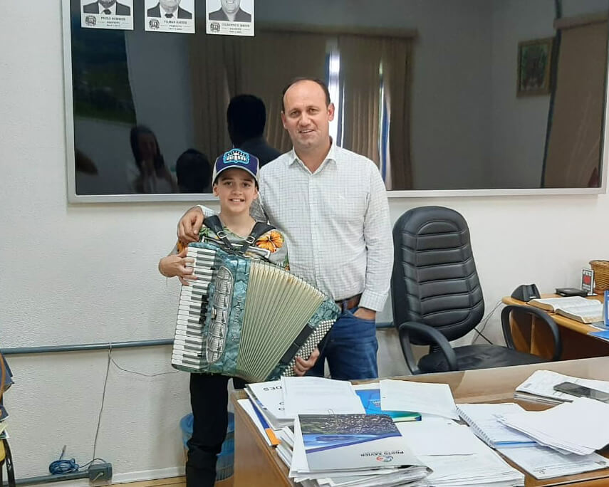 KAUÃ GAITEIRO VISITA O GABINETE DO PREFEITO