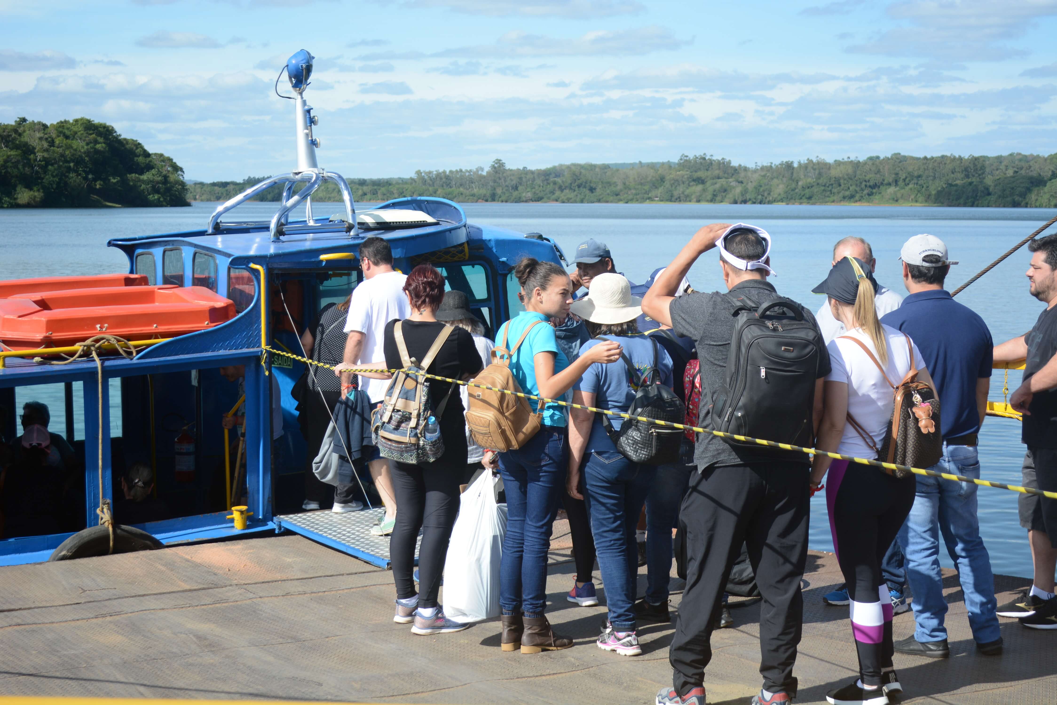 PORTO XAVIER RECEBE GRUPO DE TURISTAS