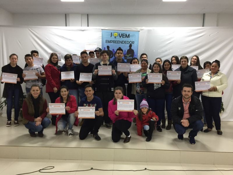 ENCERRADA MAIS UMA AÇÃO DO ACESSUAS TRABALHO