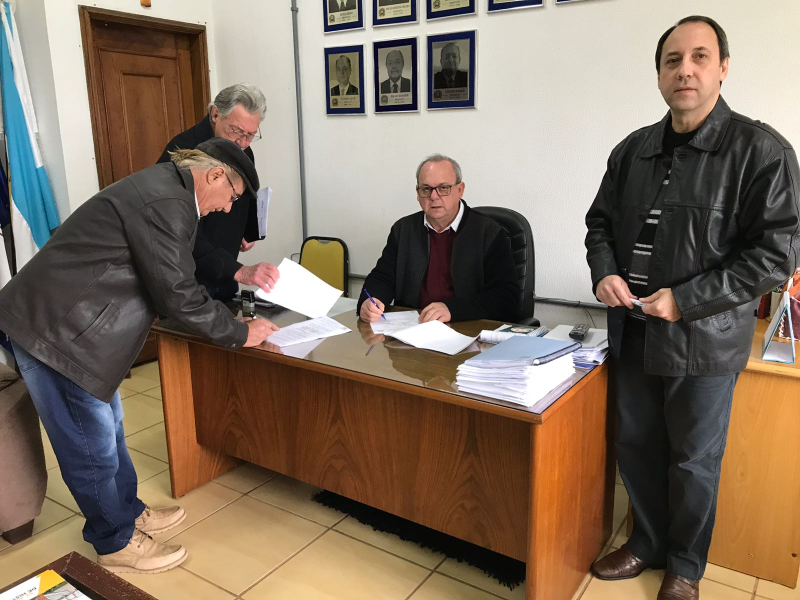 MUNICÍPIO PAGA PRECATÓRIO