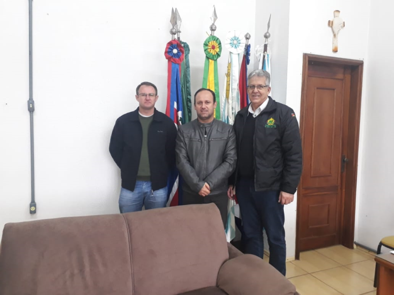 REALIZADA REUNIÃO COM REPRESENTANTES DO SENAR