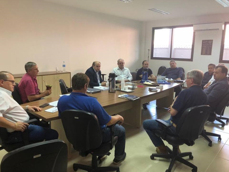 MUNICÍPIOS MISSIONEIROS REALIZAM REUNIÃO NA AMM