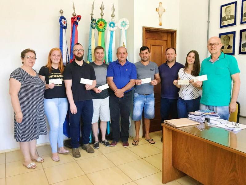 ENTREGA PRÊMIO CONCURSO DE DECORAÇÃO NATALINA 