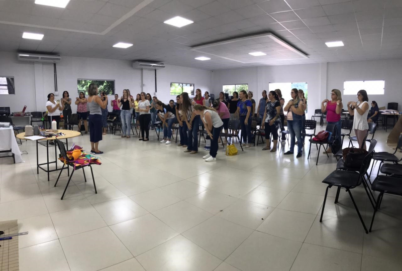 FORMAÇÃO CONTINUADA A PROFISSIONAIS DA EDUCAÇÃO