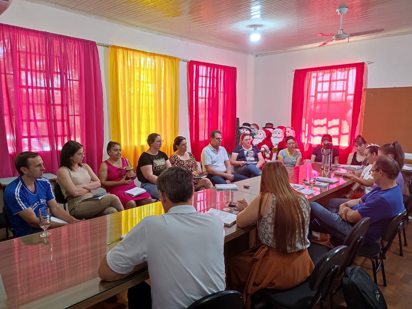REALIZADA REUNIÃO DA REDE DE APOIO ÀS ESCOLAS - RAE