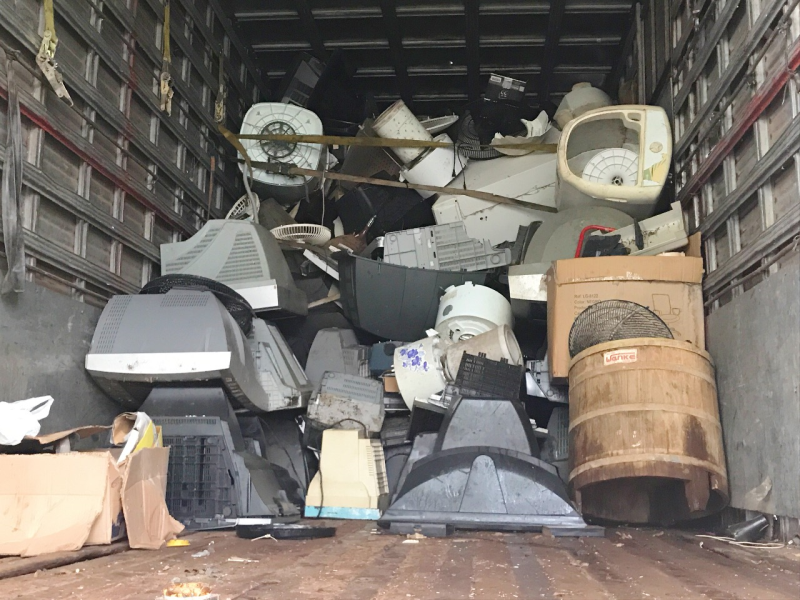 LIXOS ELETRÔNICOS SÃO RECOLHIDOS PARA RECICLAGEM