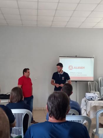 <p>Reuni&atilde;o com agricultores locais para a apresenta&ccedil;&atilde;o do projeto de incentivo da empresa Alibem.&nbsp;✅</p>