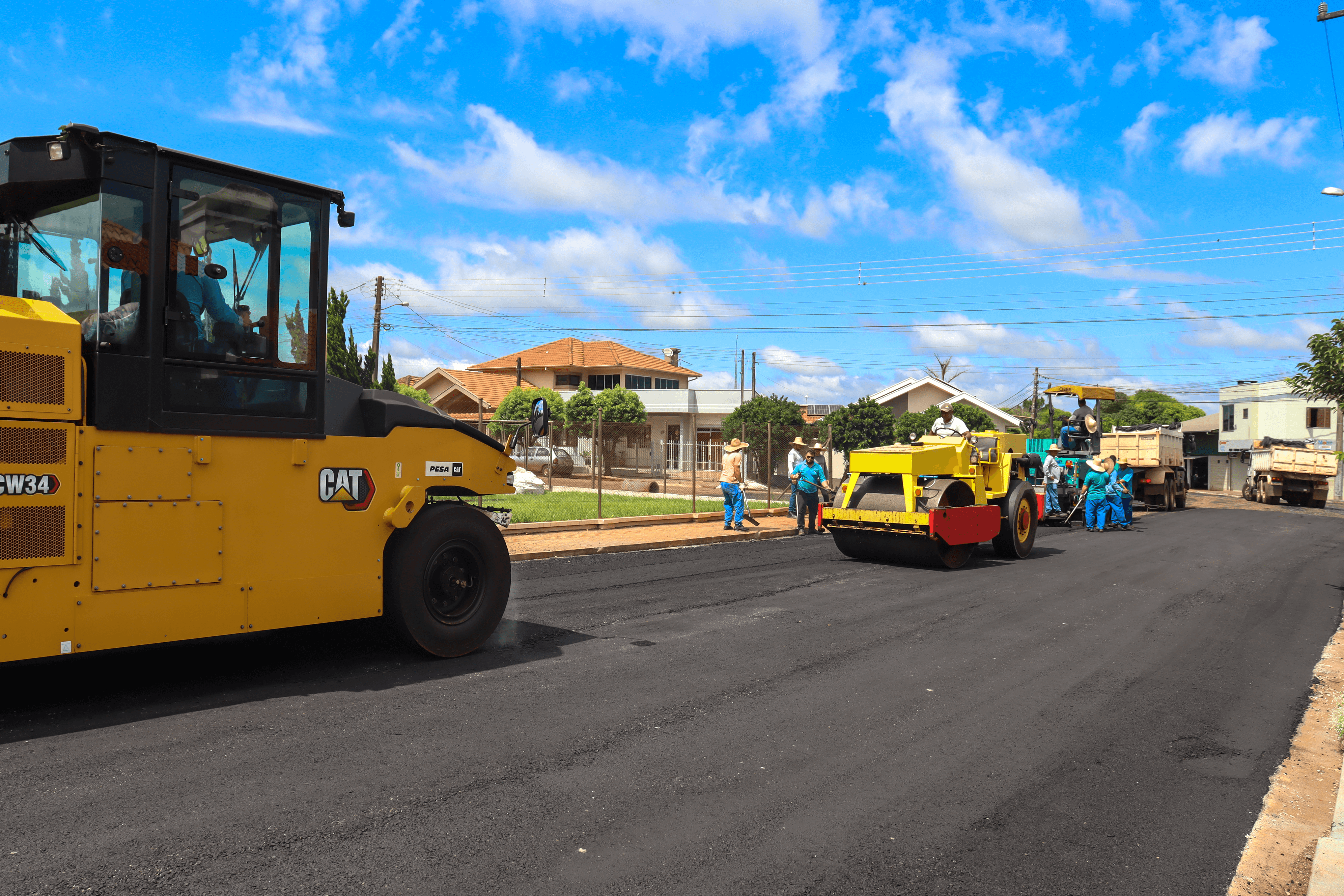 CAPEAMENTO ASFÁLTICO NA RUA SÃO BOAVENTURA INICIOU HOJE