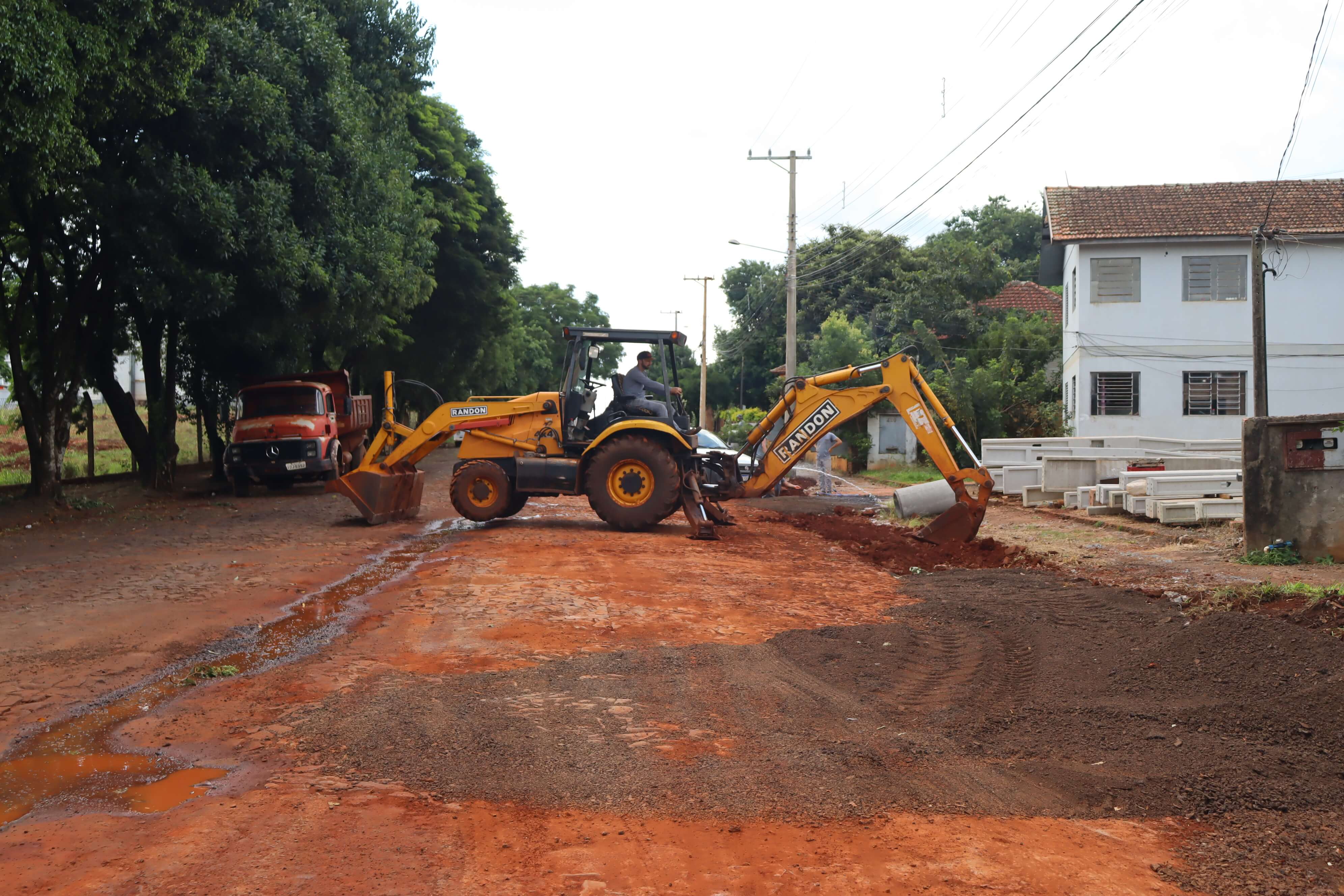 OBRAS DE CAPEAMENTO ASFÁLTICO NA RUA HORIZONTINA COMEÇARAM