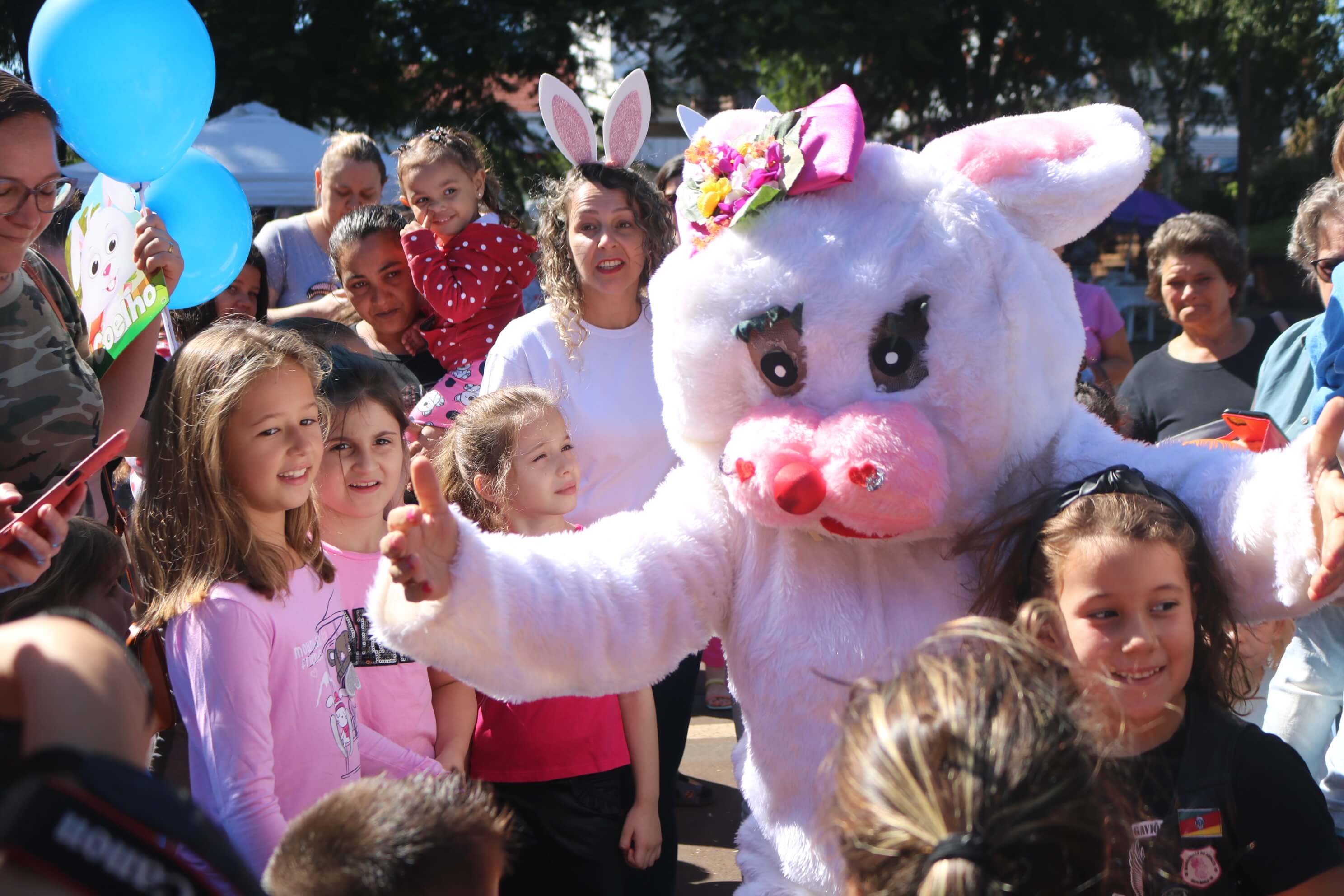CARREATA DA CHEGADA DO COELHO DA PÁSCOA OCORRE NESTE SÁBADO