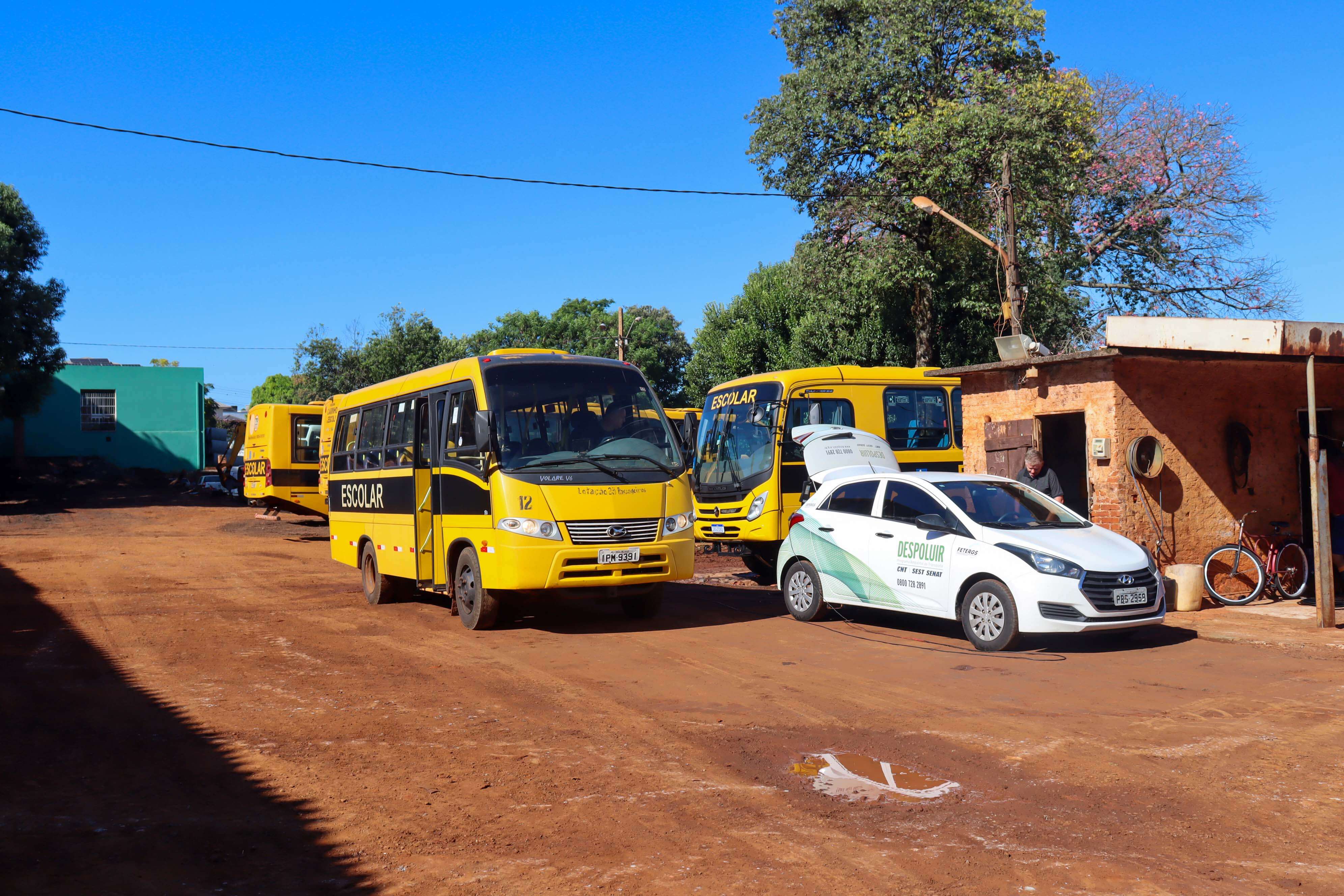 TRÊS DE MAIO ADOTA O PROGAMA AMBIENTAL DO TRANSPORTE ESCOLAR