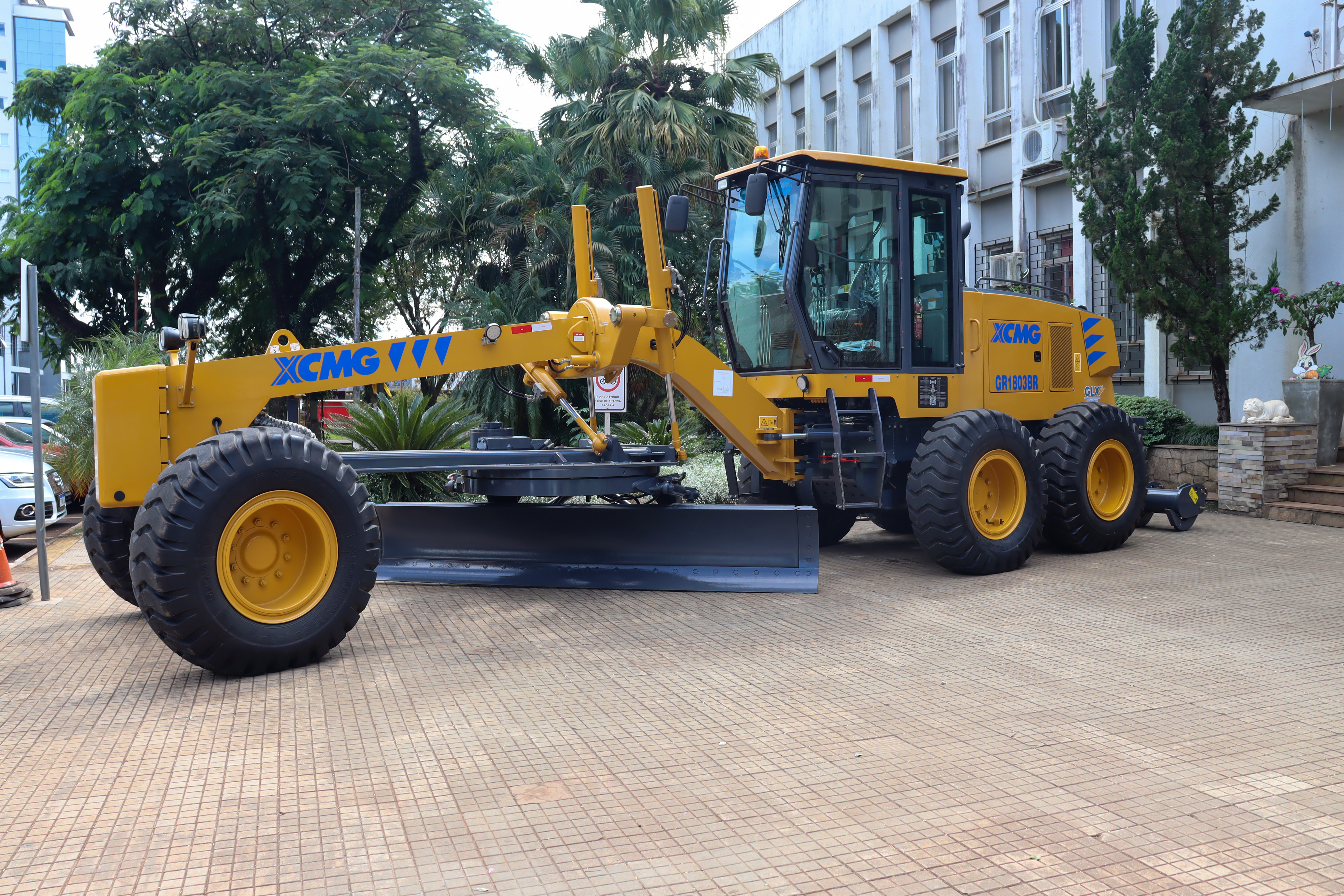 <p>GOVERNO MUNICIPAL ADQUIRE NOVA MOTONIVELADORA</p>