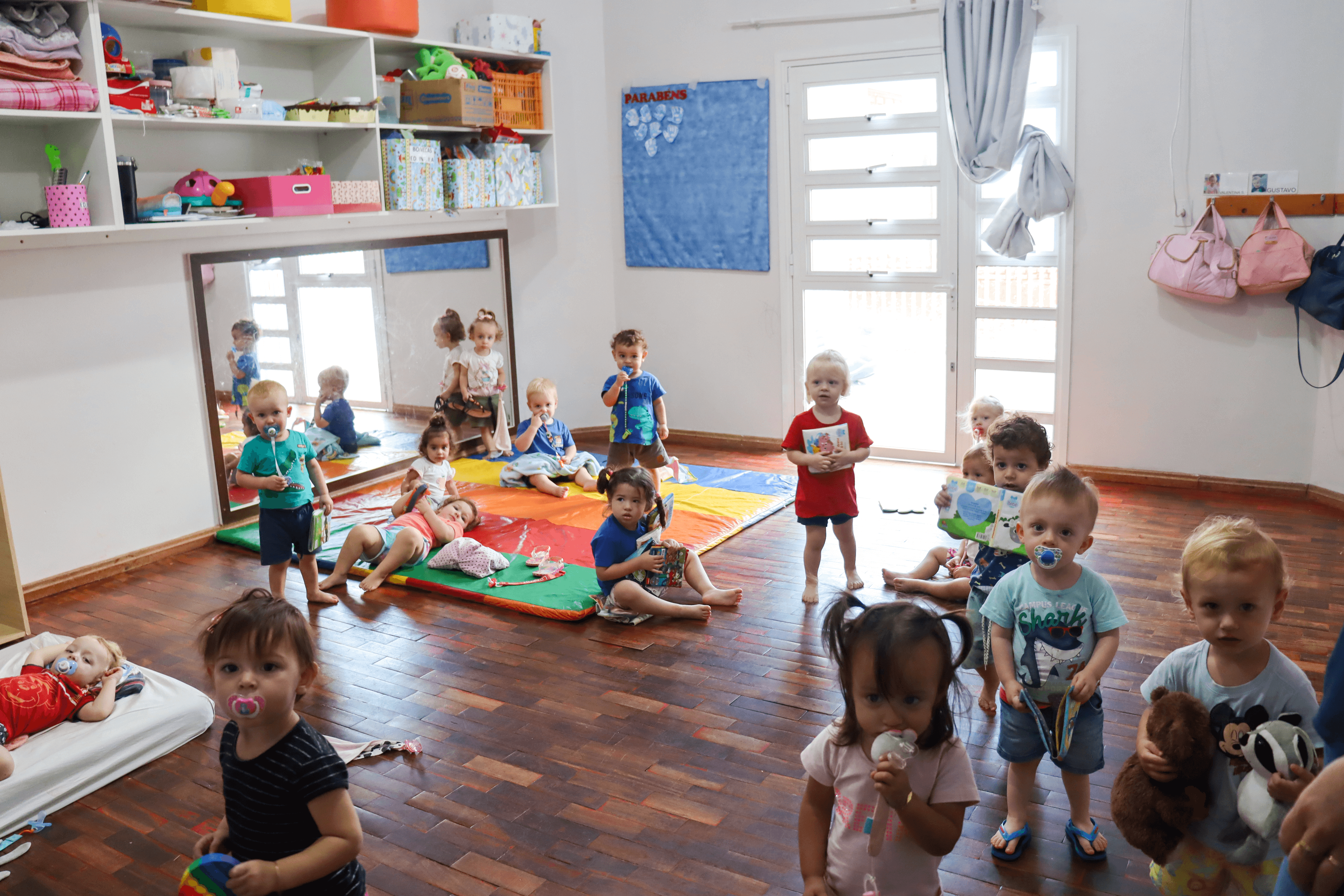<p>GOVERNO MUNICIPAL RETIRA TELAS NA EDUCA&Ccedil;&Atilde;O INFANTIL DA REDE MUNICIPAL DE ENSINO</p>