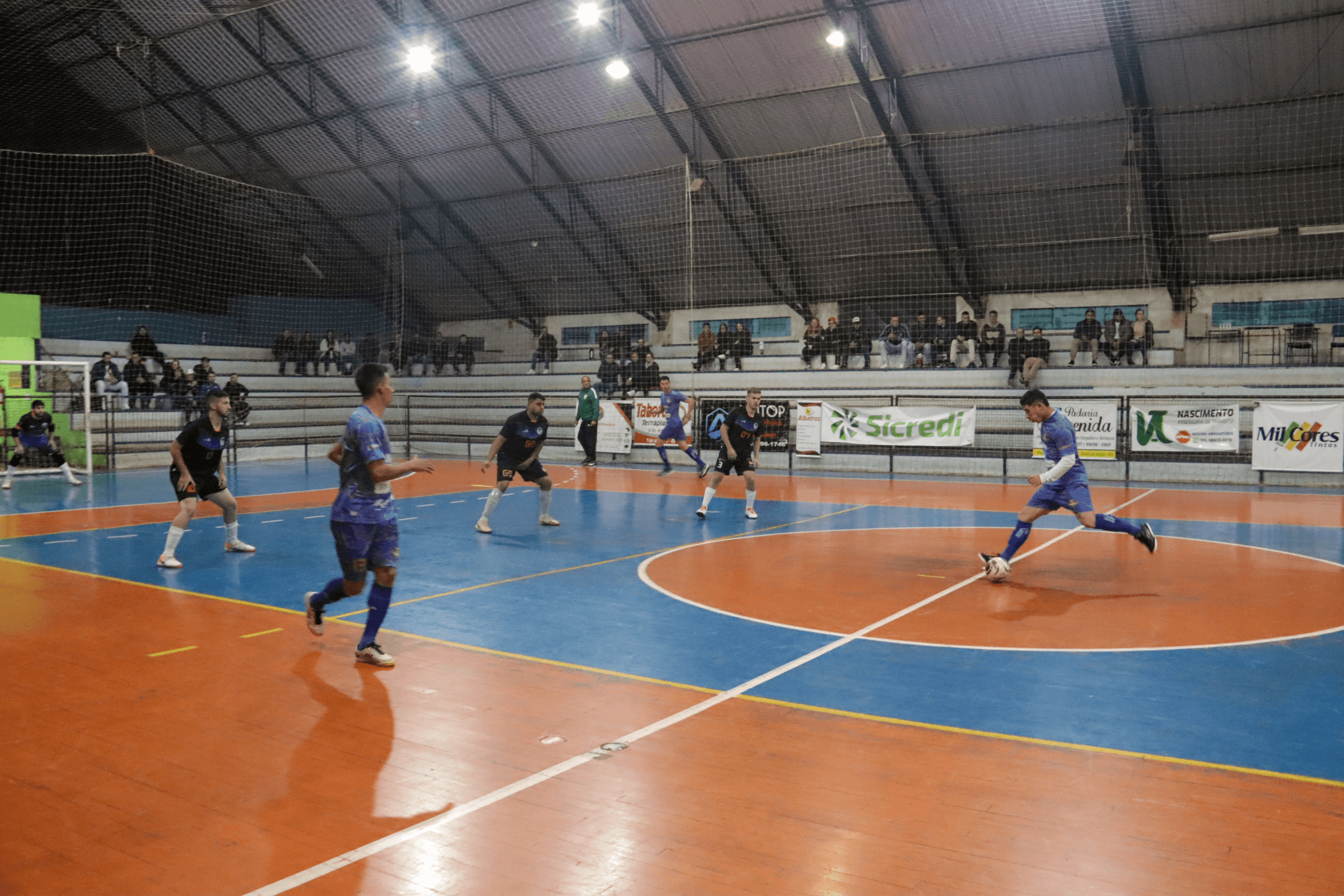 <p>CONFIRA OS RESULTADOS DAS QUARTAS DE FINAIS DA CATEGORIA LIVRE DO CAMPEONATO MUNICIPAL DE VER&Atilde;O DE FUTSAL</p>