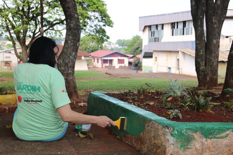 Nosso Bairro Melhor: mutirão de limpeza é realizado na Praça do Bairro São Francisco