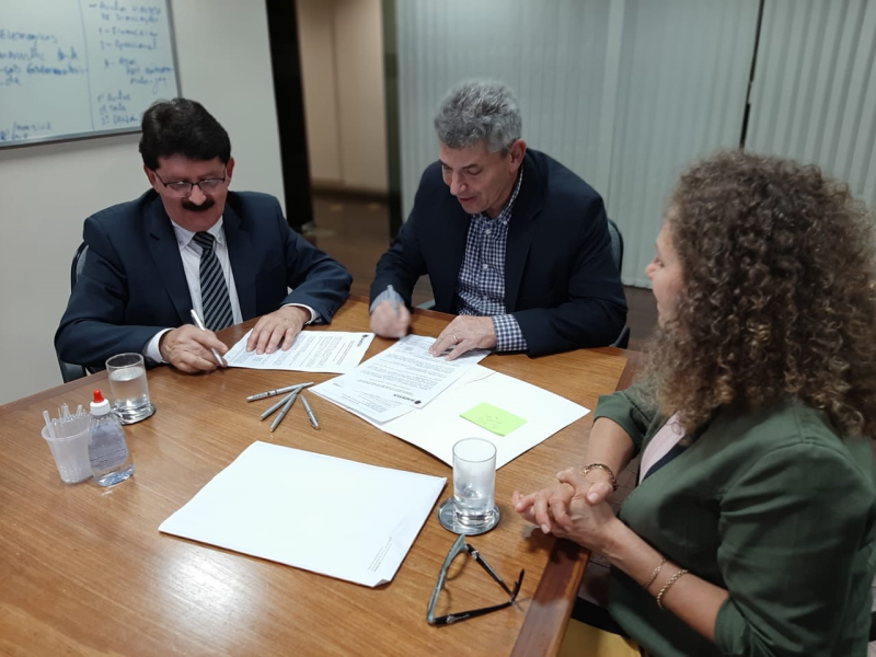 Equipe de Governo realiza assinatura do contrato de financiamento com o Badesul