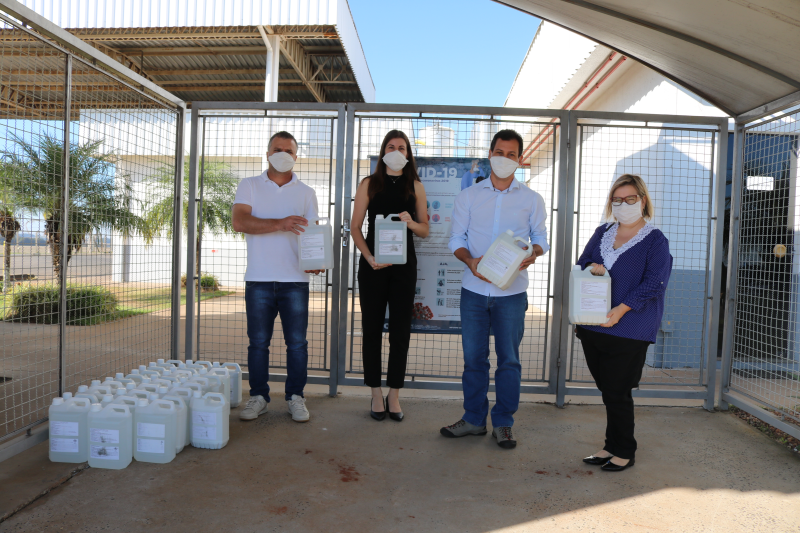 Secretaria de Saúde recebe doações de máscaras, jalecos e álcool em gel