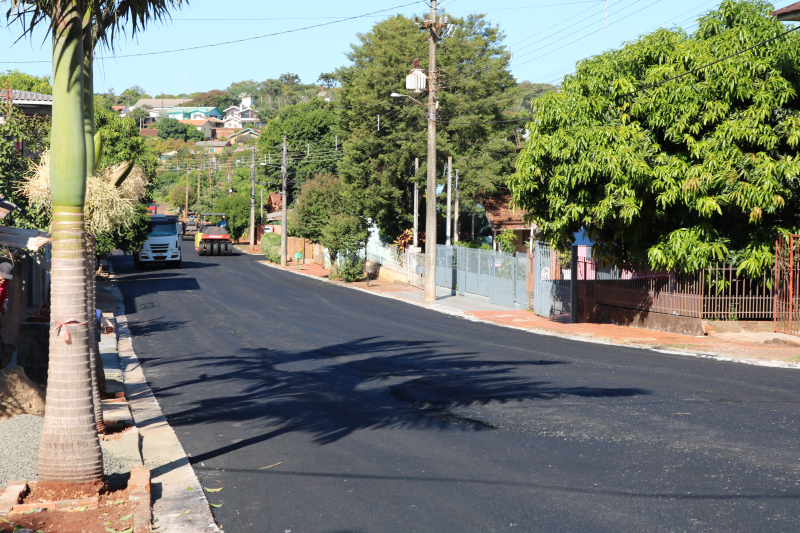Pavimentação urbana e rural: projeto de melhoria das vias públicas do município 