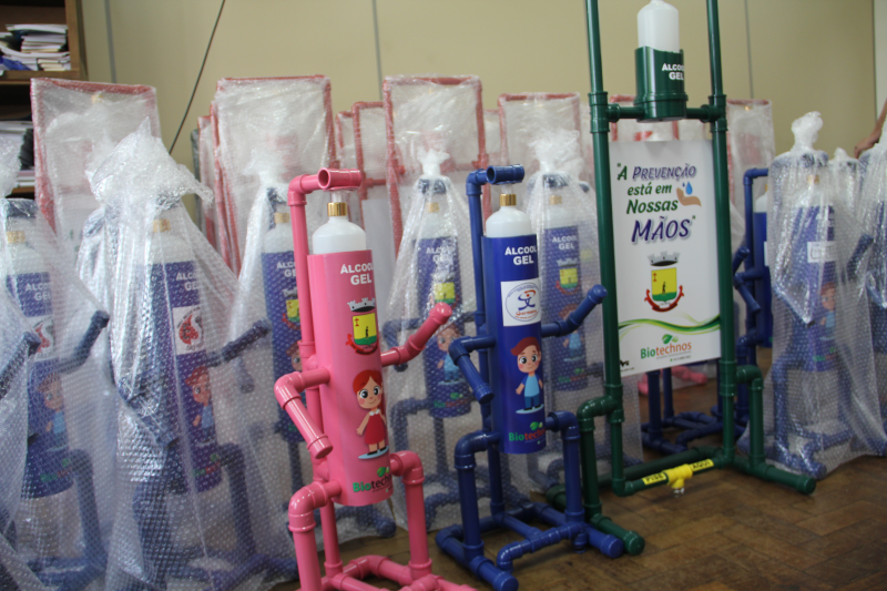 Totens de álcool em gel: ação de prevenção e combate ao coronavírus 